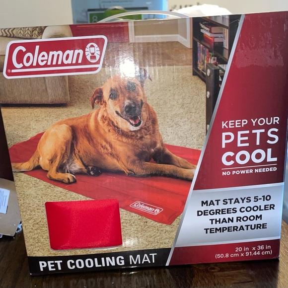 Coleman Dog Nwt Coleman Pet Cooling Mat Stays 5 Degress Coller Than